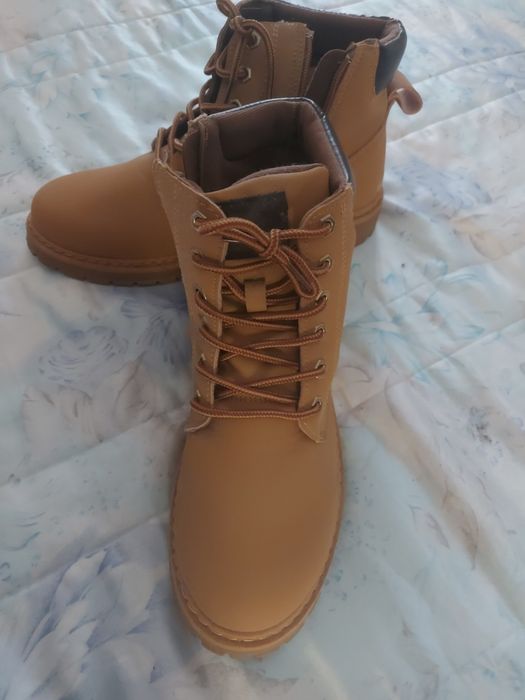 Botas estilo Timberland NOVAS!
