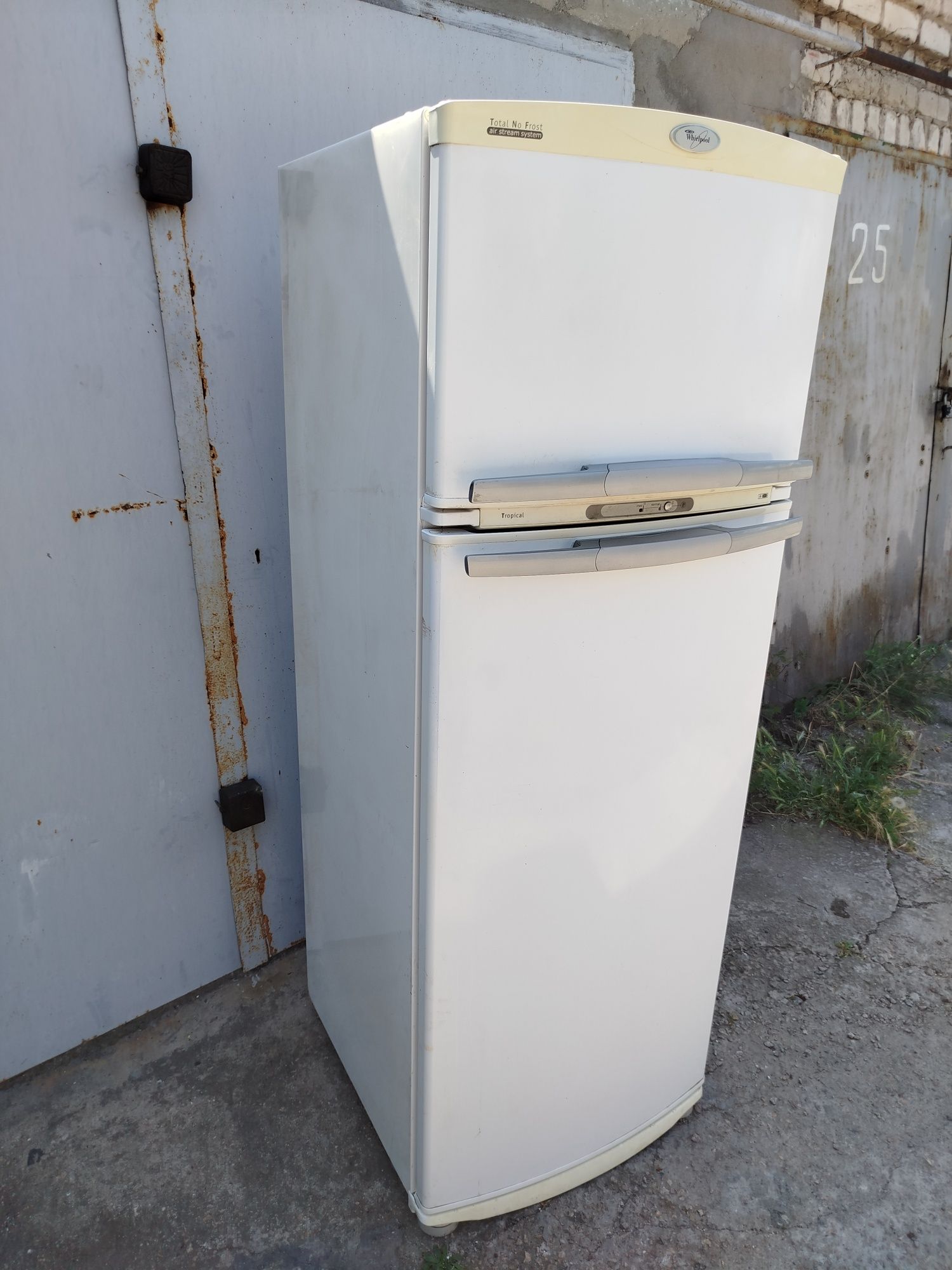 Холодильник Whirlpool ARC4020