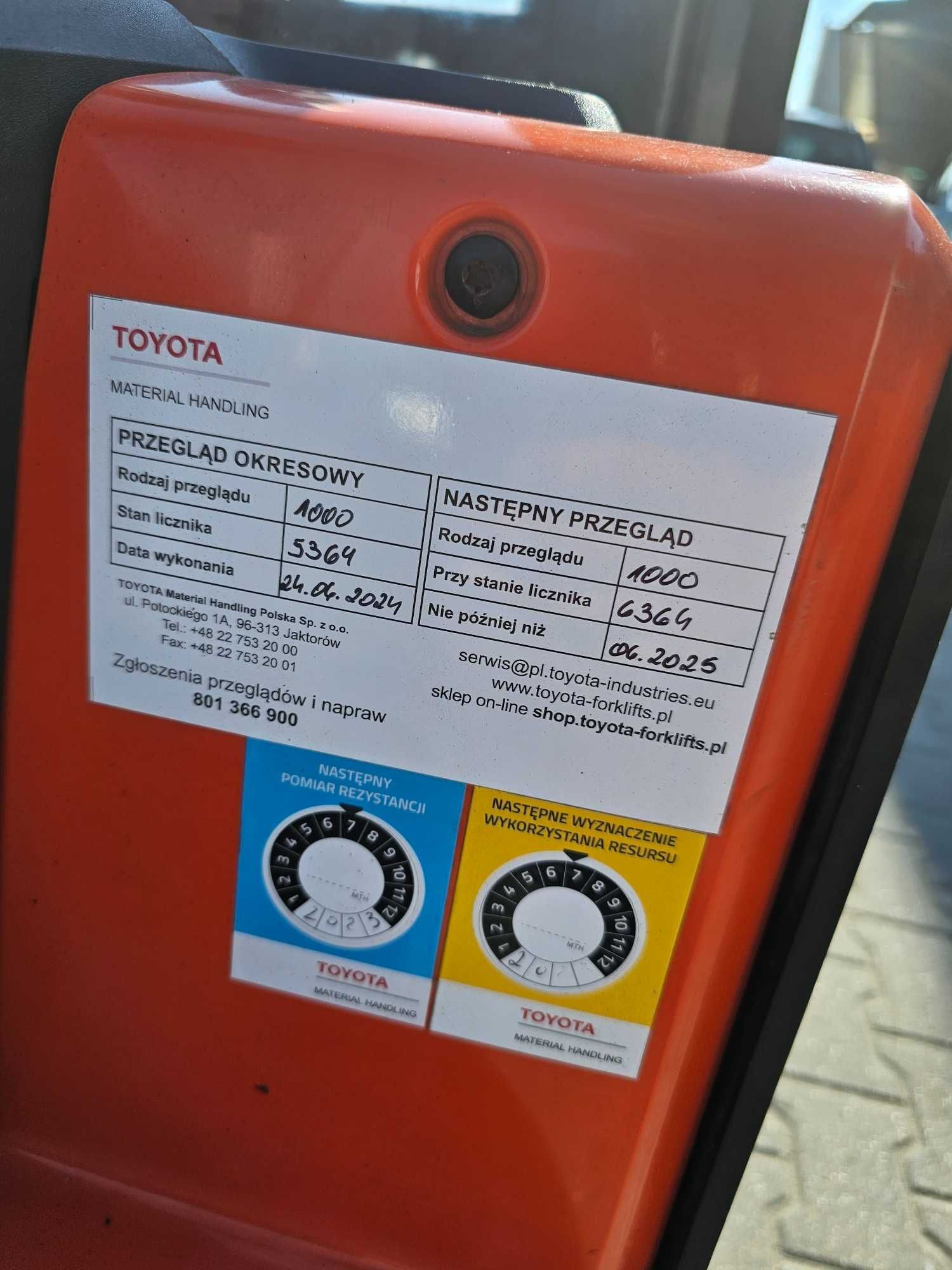 Paleciak elektryczny masztowy wózek widłowy Toyota Triplex 3,7m unosze