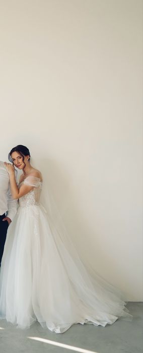 Продам весільну сукню