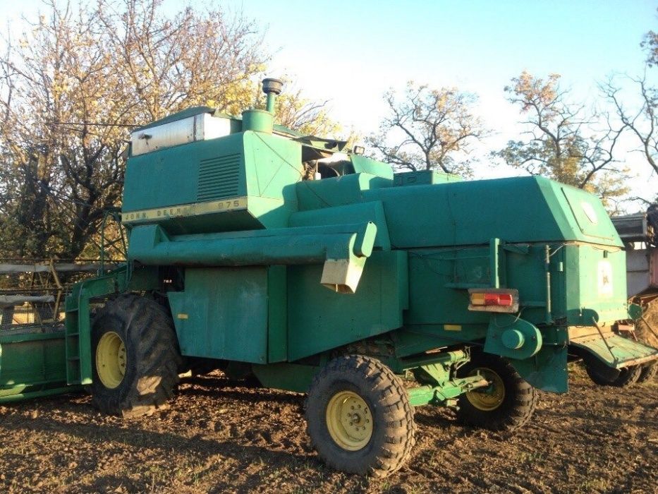 Продам комбайн John DEERE 975