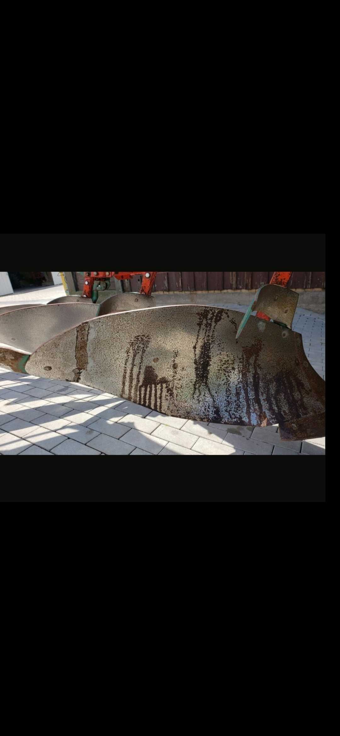 Pług 3 skibowy obrotowy KVERNELAND