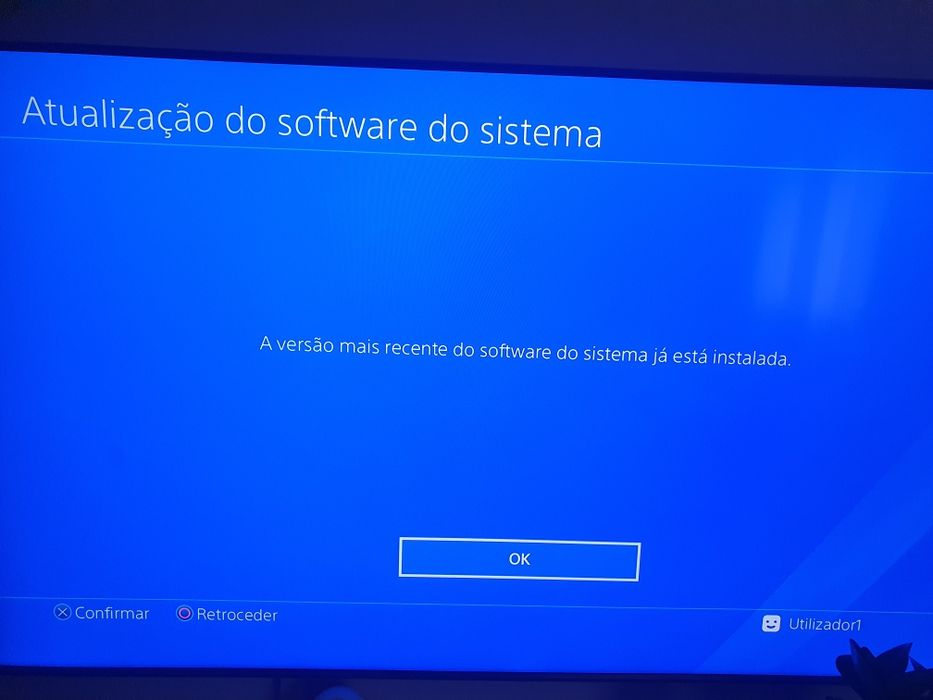 PS4 Slim 1 TB como nova + 1 comando + 4 jogos