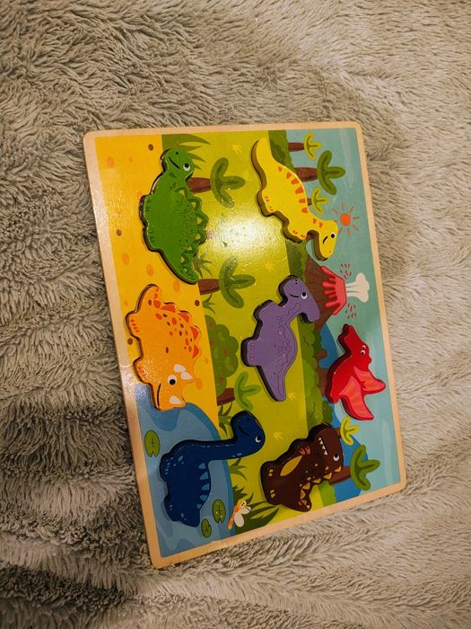 Drewniany sorter zabawka dinozaury