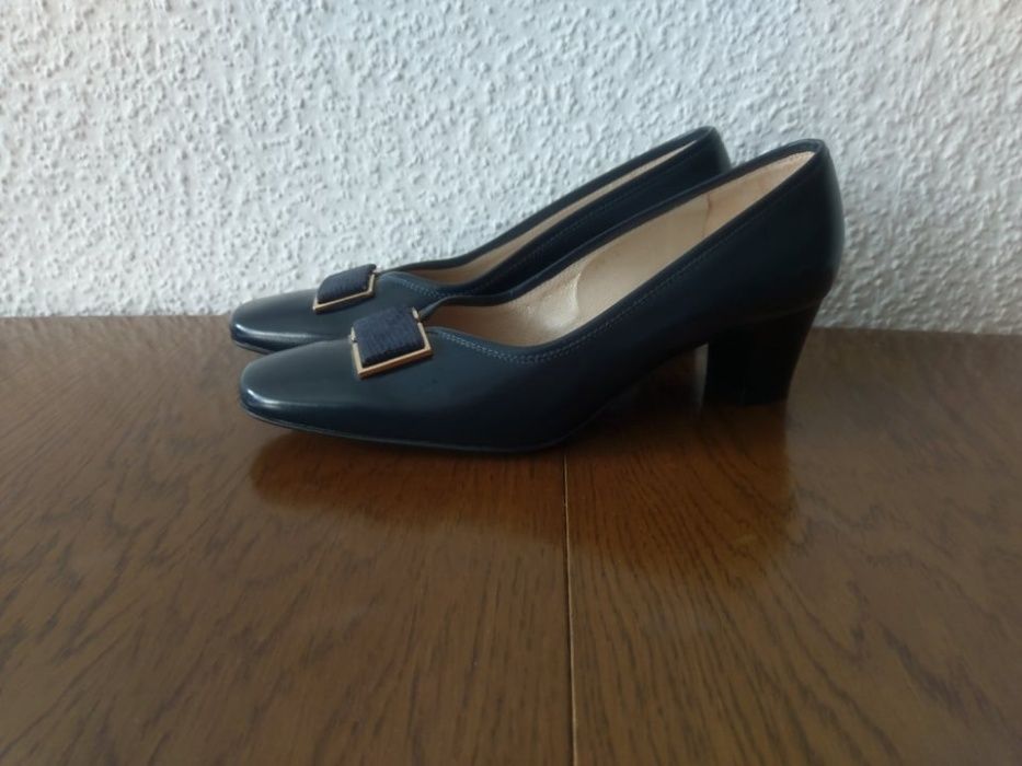 Anis Granatowe eleganckie pantofle 38 na małym obcasie skóra naturalna