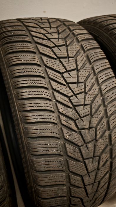 Hankook Winter iCept Evo3 245/45/18 100V - 4 opony