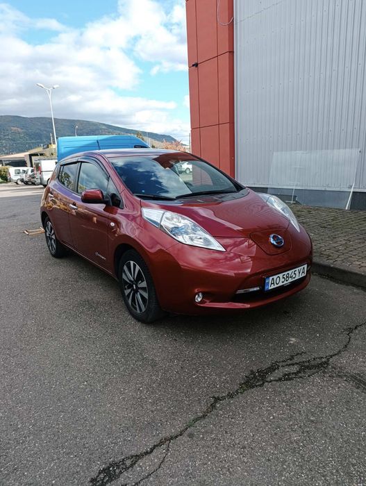 Продам машину Ніссан ліф 2016