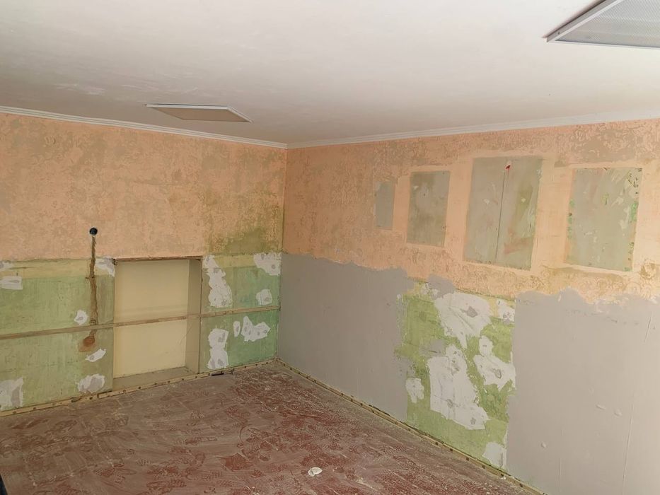 Шпаклювання стін, старт + фініш.