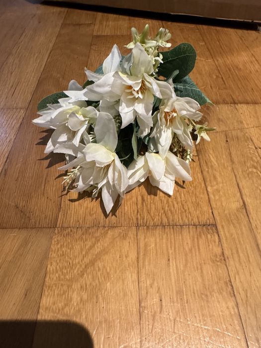 Bukiet sztucznych kwiatków