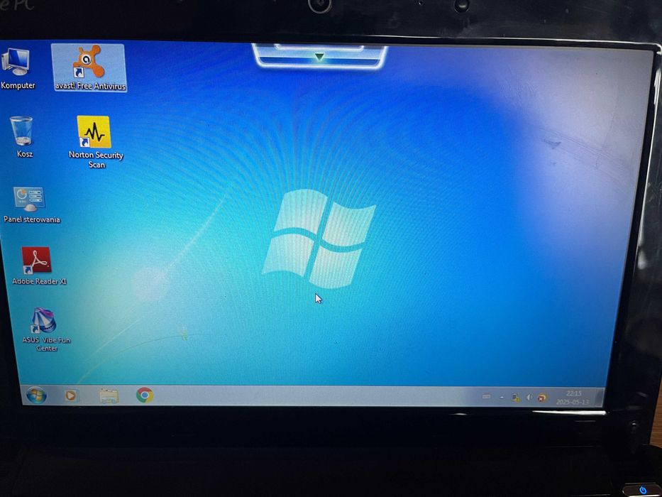 ASUS Pee R105 laptop
