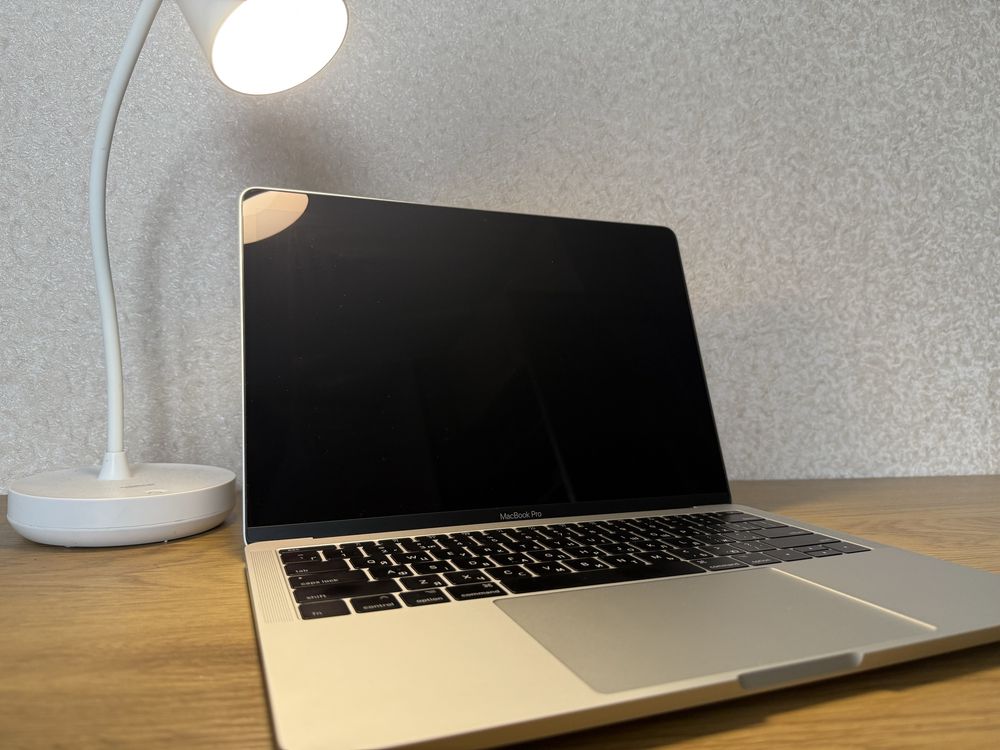 Macbook pro a1708 16 RAM i7 512GB SSD