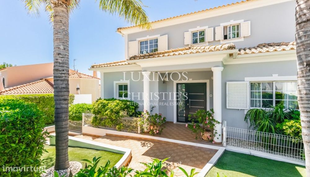 Luxuosa Moradia V5, à venda em Boliqueime, Algarve