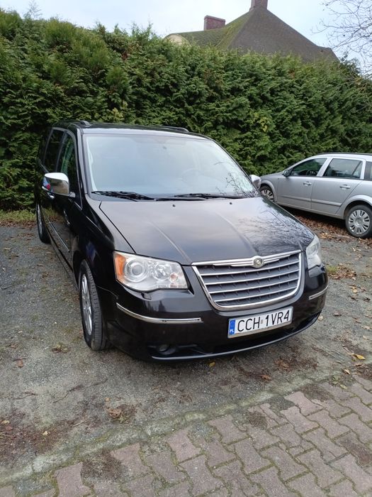 Chrysler town country dodge grand caravan VW routan stan idealny
