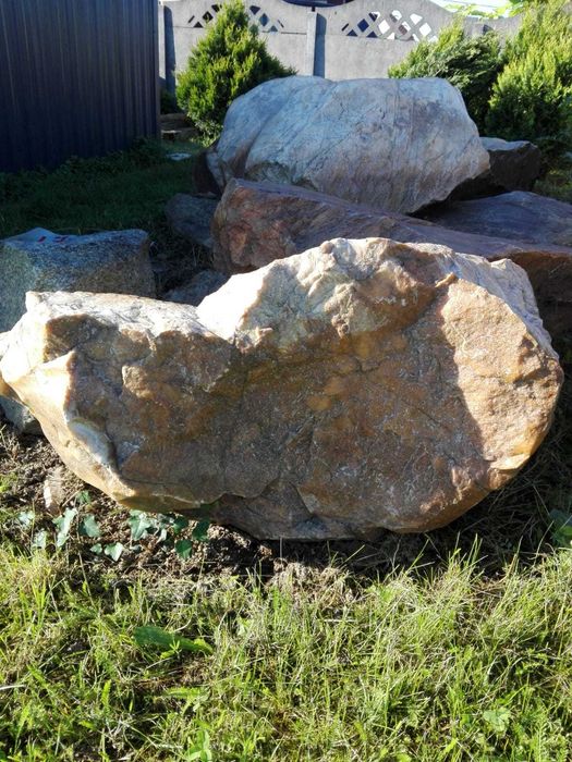 Kamień ogrodowy 300zł za sztukę.