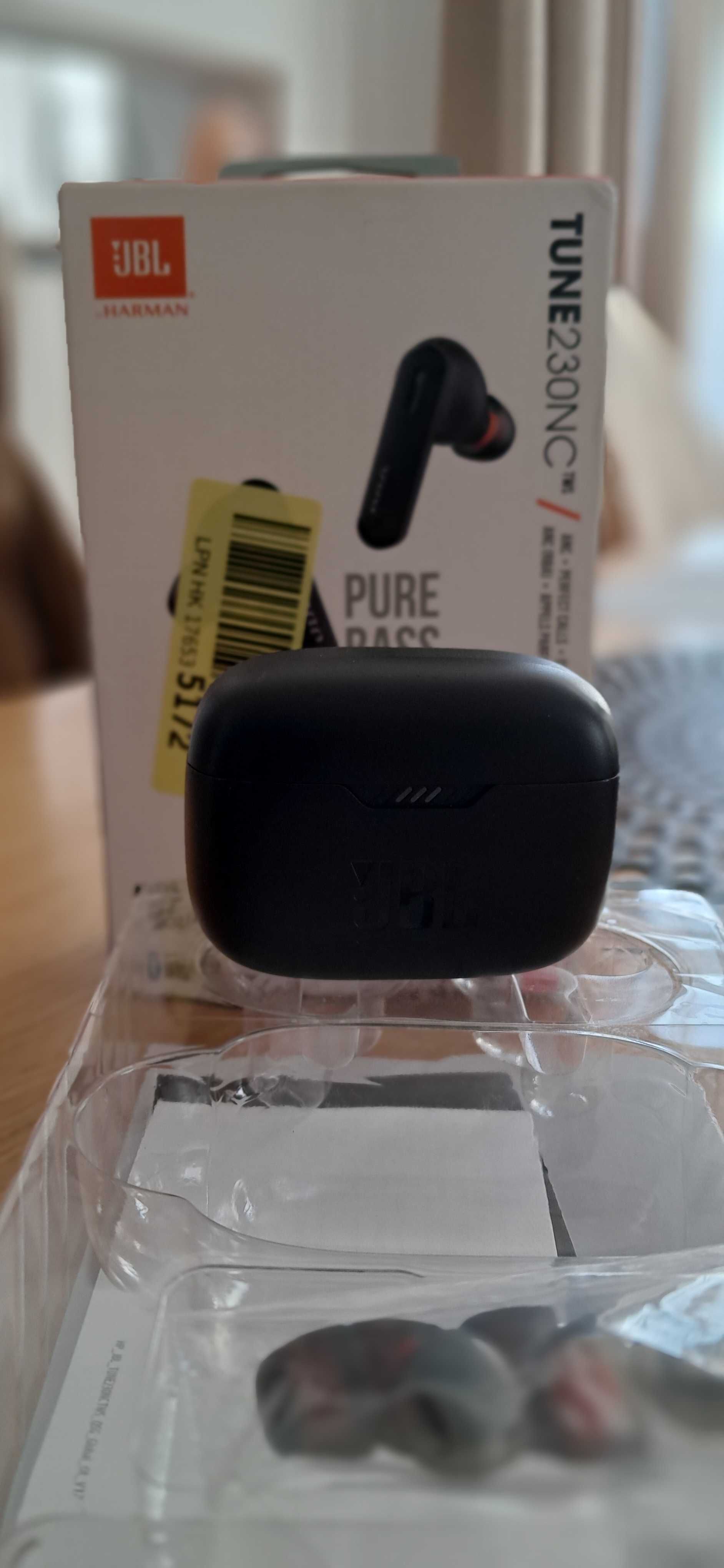 Sluchawki dokanalowe, JBL 230 NC Tune