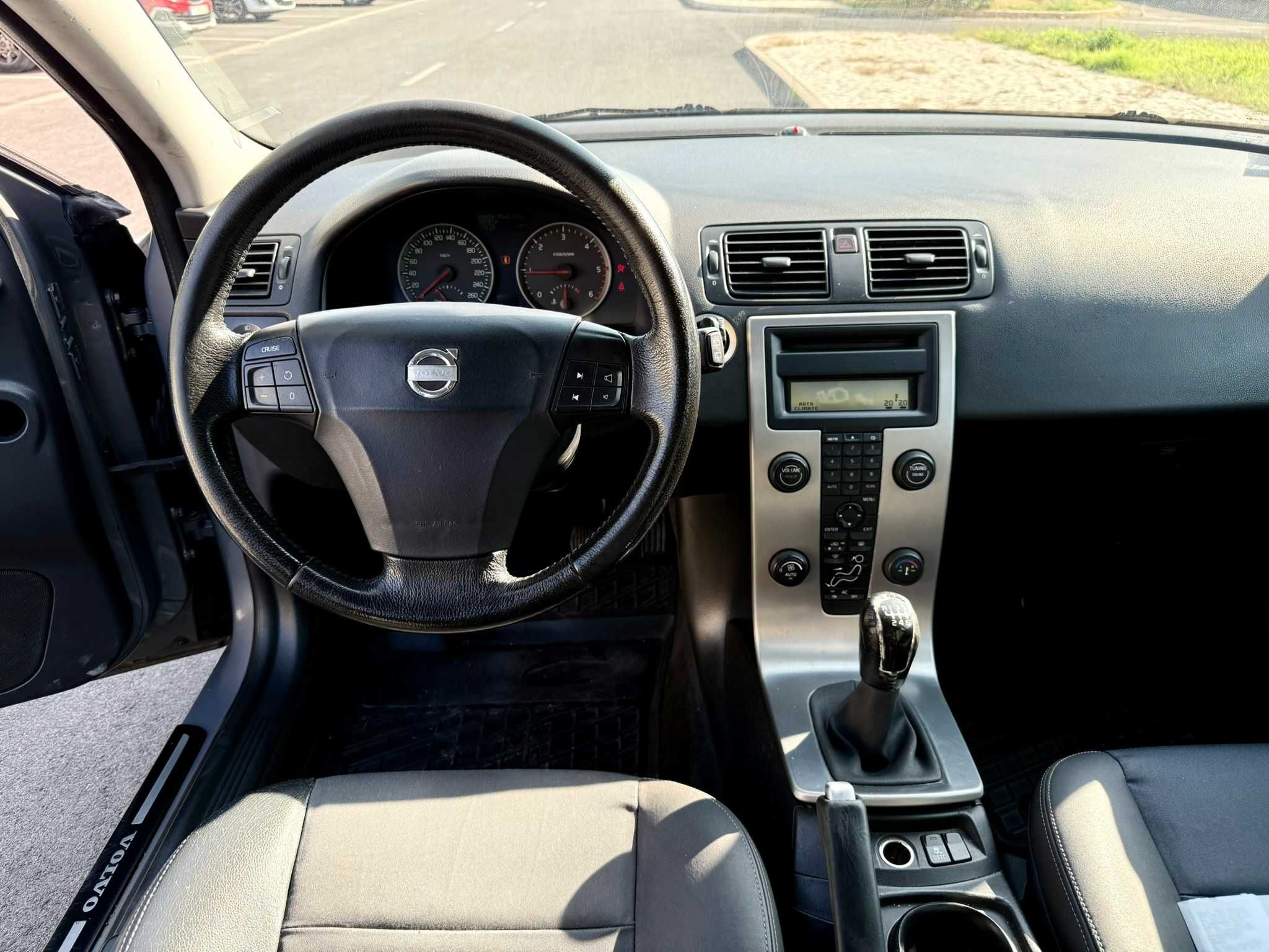 2004 Volvo V50 2.0D 136cv Momentum (Nível 3)