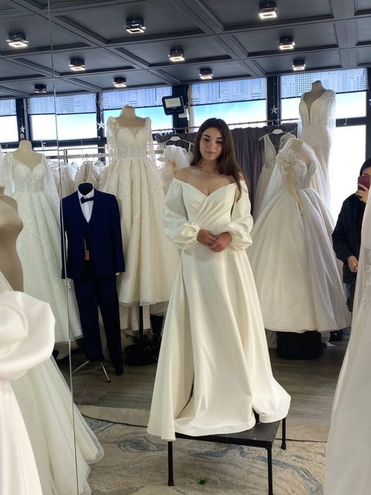 нова весільна сукня