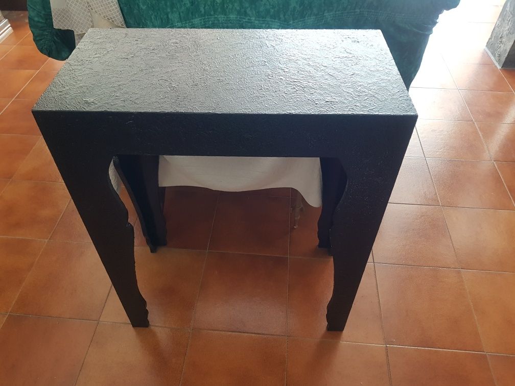 aparador/ mesa de apoio