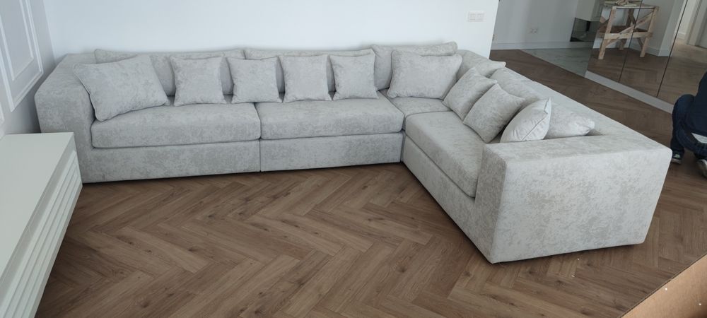 Перетяжка, реставрация стульев, дивана, кресла, кровать, пуф, банкетка