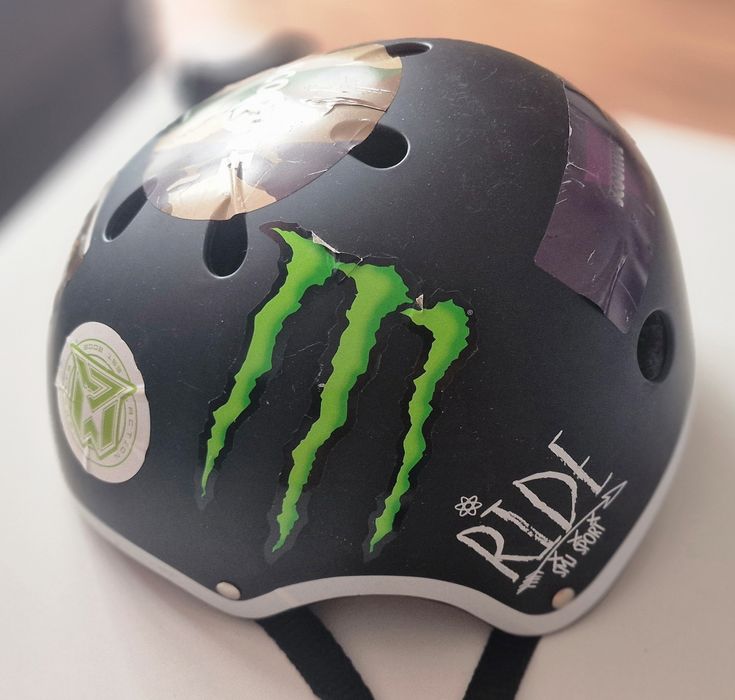 Kask młodzieżowy rower hulajnoga łyżworolki