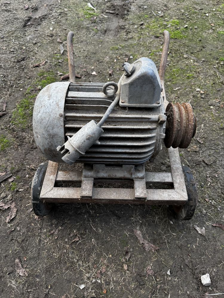 Silnik 7,5 kw na wózku