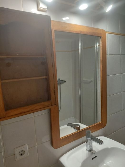 Espelho de wc com arrumação