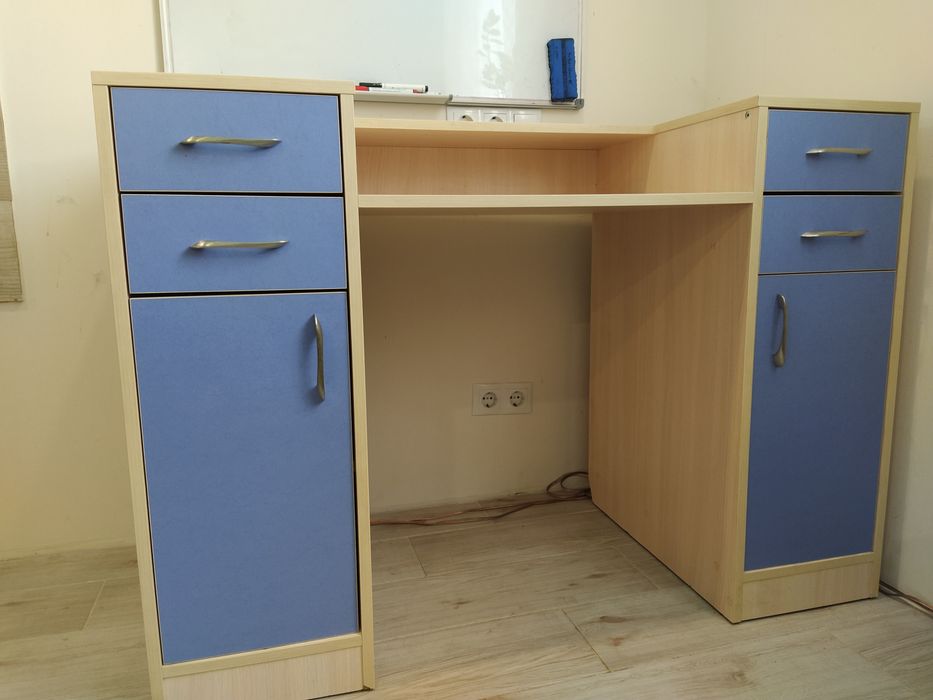 Стол для макияжа, туалетный столик