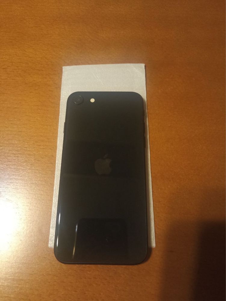 Iphone SE 2020 64gb jak nowy