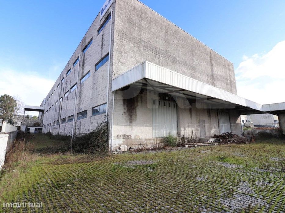 Armazém | VENDE | Olival (VN Gaia)