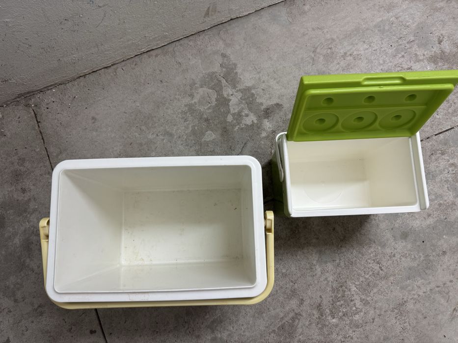 Vendo geleira, ofereço a mais pequena