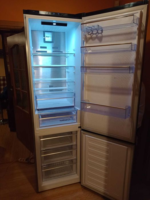 Lodówka Beko FMXD9C