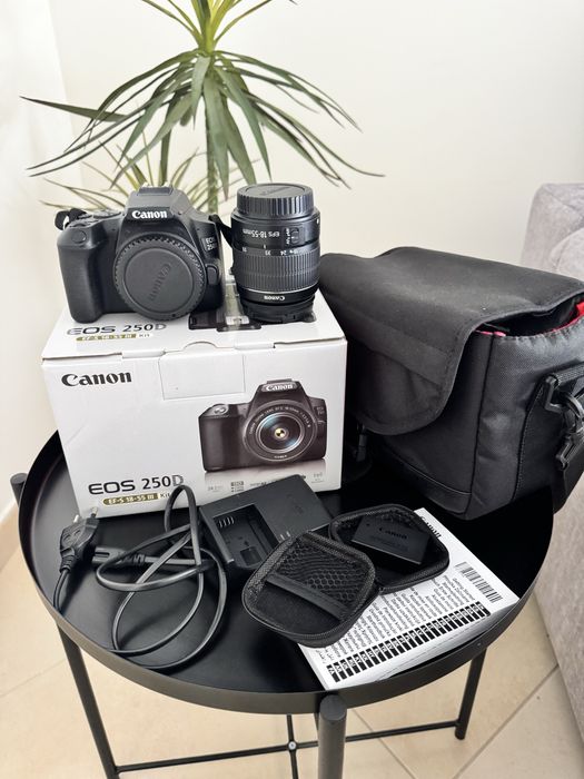 Canon EOS 250D - Essencial Travel Kit