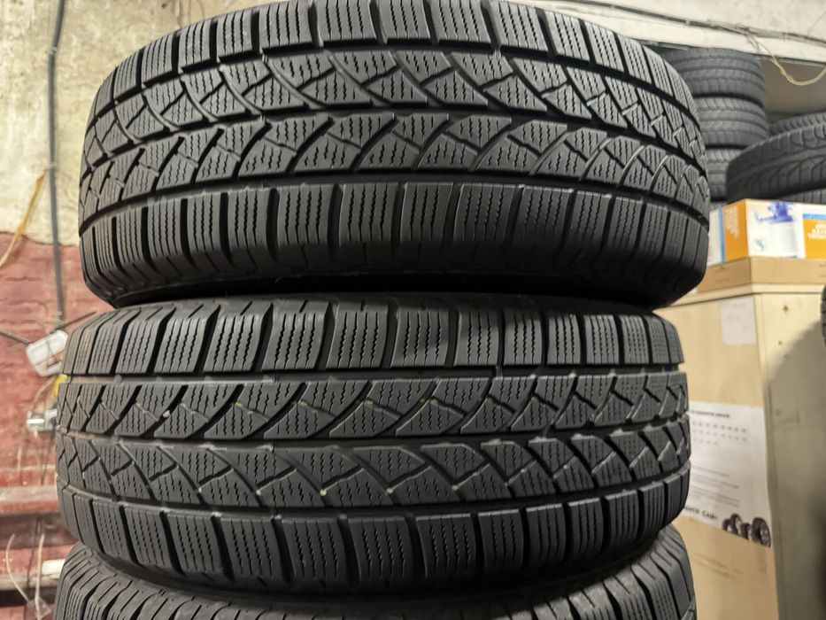 шини б.у зима 215/65 R16C Bridgestone Blizzak LM-18C склад резини