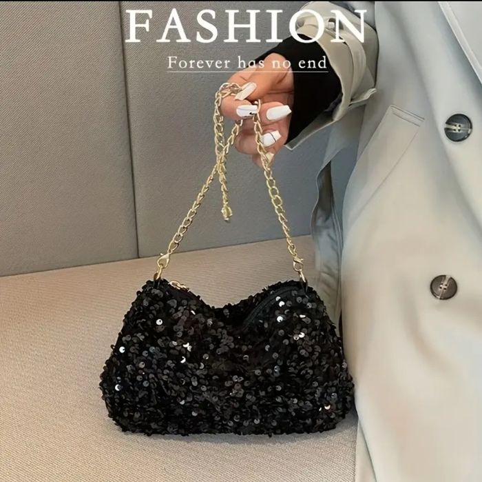 Czarna torebka wizytowa cekiny