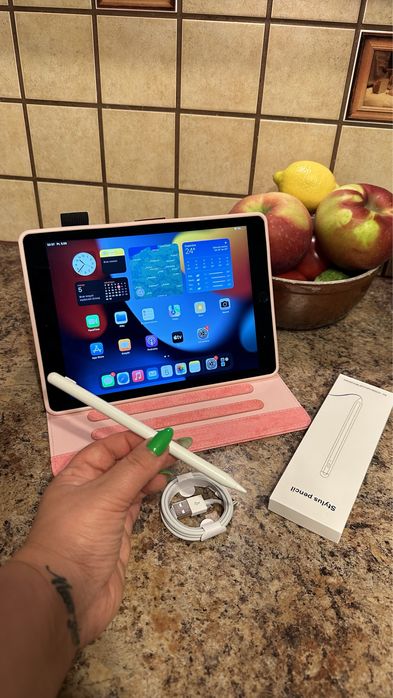 Tablet iPad Apple Retina 10” + nowe etui - PROCREATE