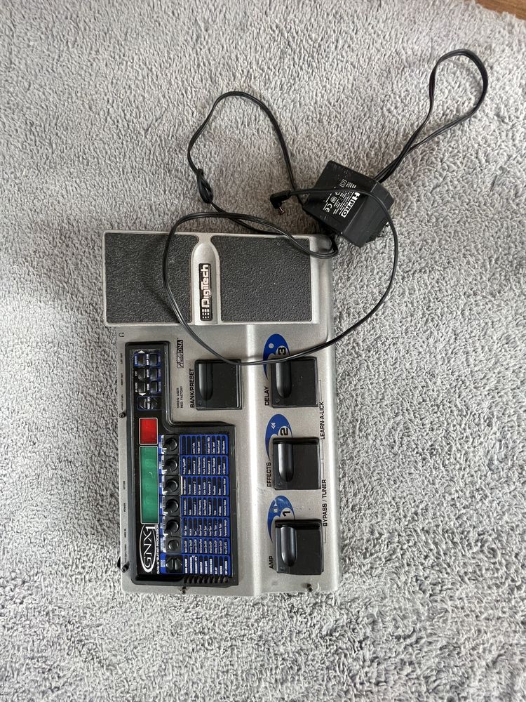 Muliefekt digitech korg zoom gitara gitarowy struna