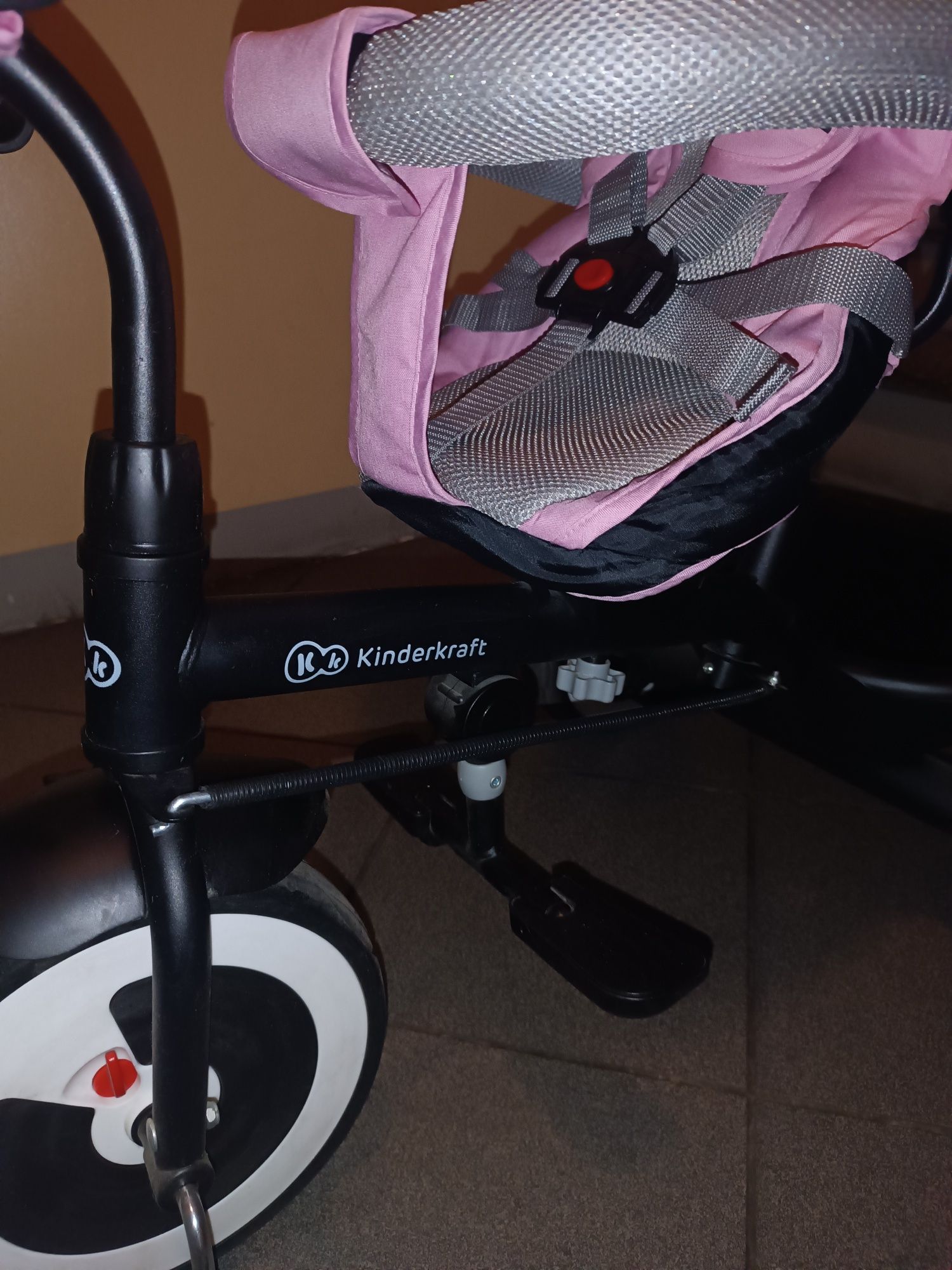 Rowerek trójkołowy KinderKraft ASTON