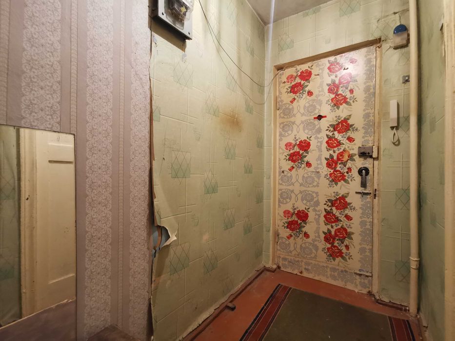 Квартира з трьома кімнатами і підвалом 2 поверх цегляного будинку RD