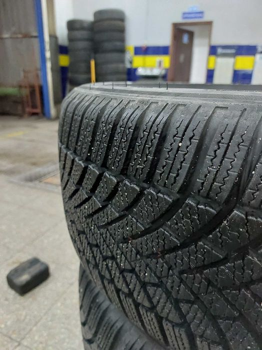 Pneus novos bridgestone 225 45r17  inverno