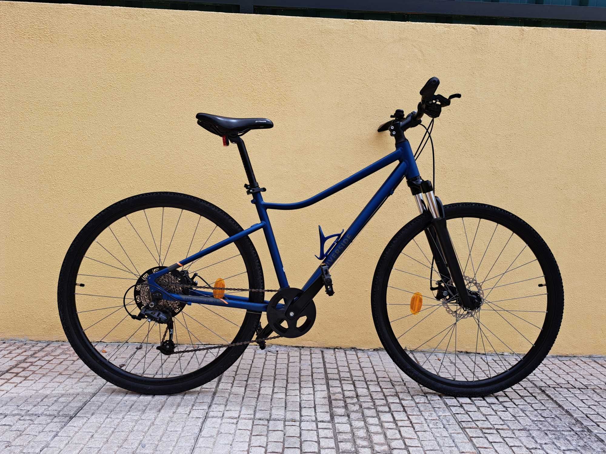 Bicicleta de Trekking Riverside 500 Azul Escuro