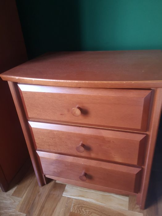 Duas mesas de cabeceira