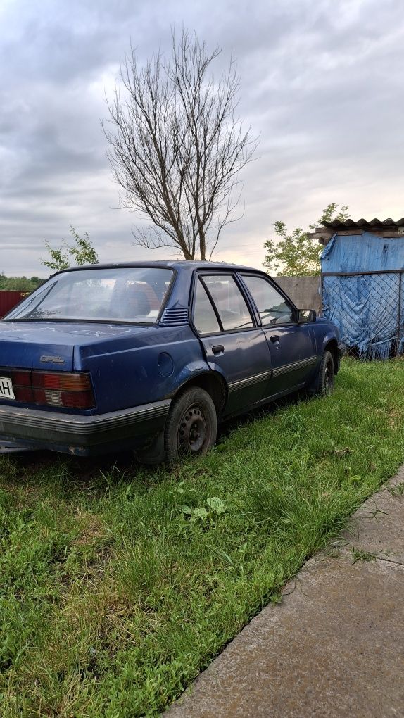 Продам опель аскона 1.6