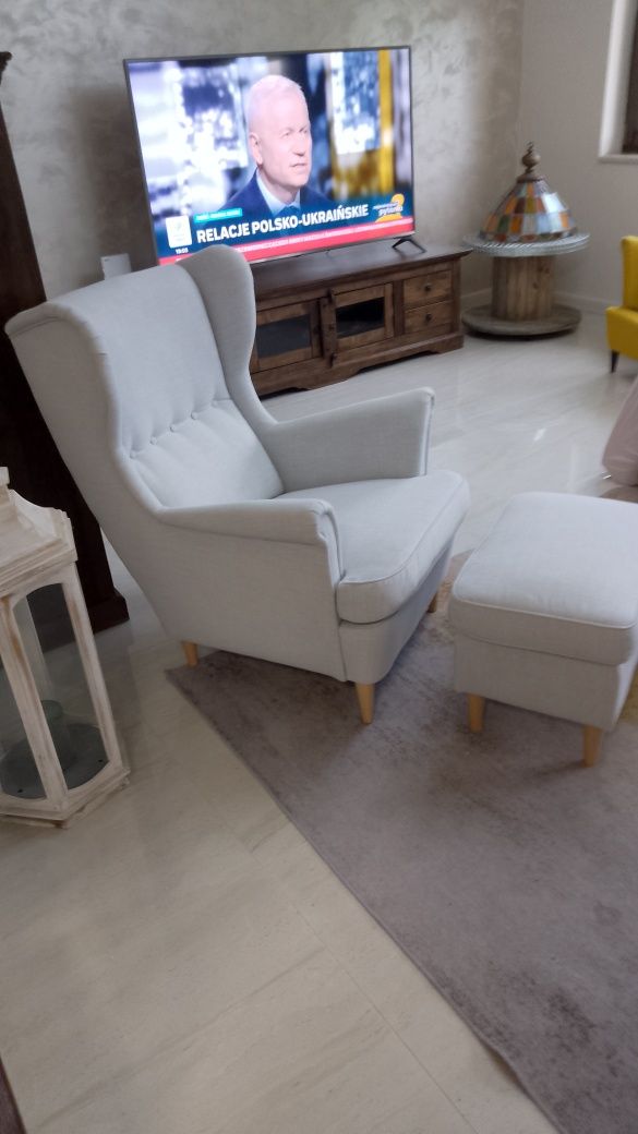 Fotel uszak z podnóżkiem Ikea