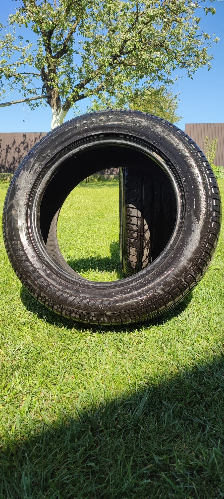 Шини літні 235/55R17 Bridgestone 85% залишок 20Рік