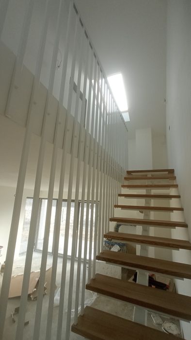 Schody metalowe jednobelkowe