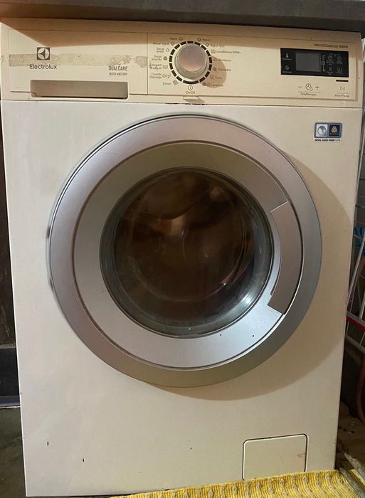 Máquina de lavar e secar roupa Electrolux