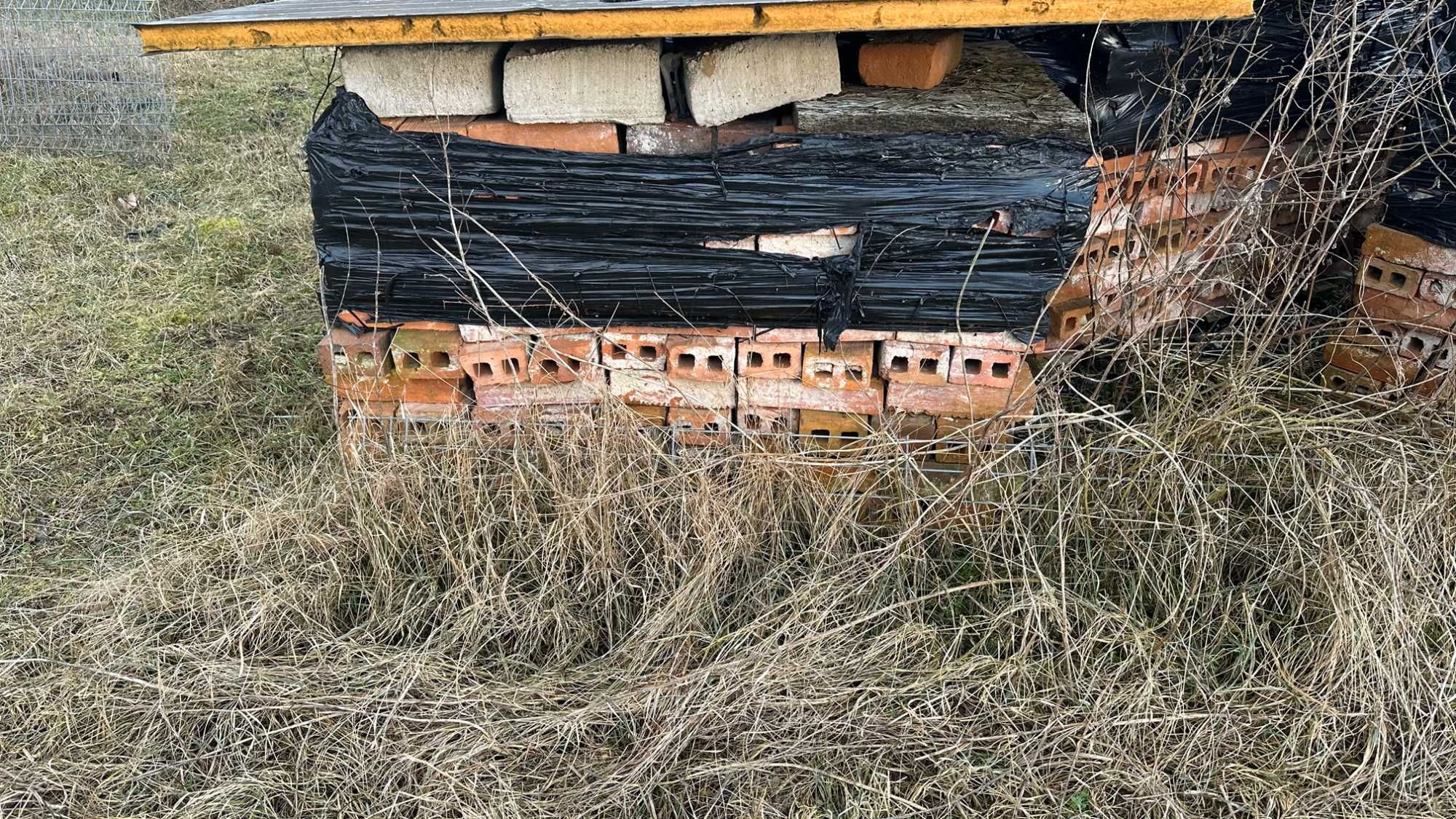 Cegła dziurawka rozbiórkowa