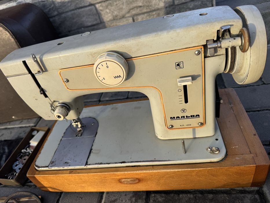Швейна машинка Мальва КЛ 120
