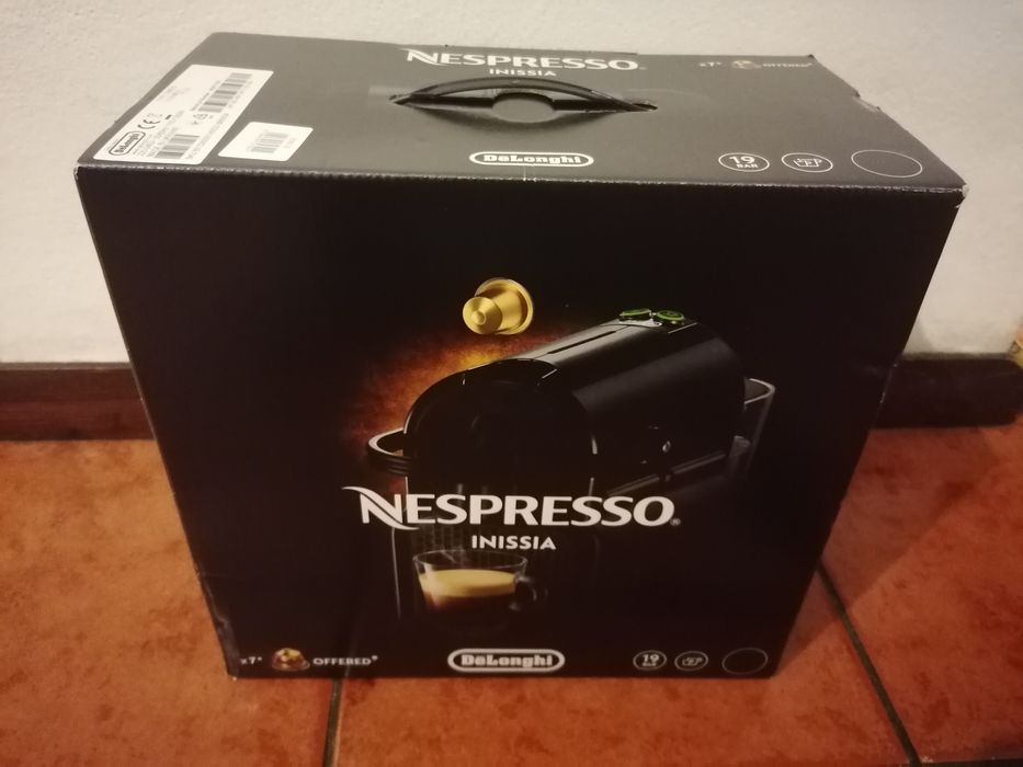 Máquina de café Nespresso INISSIA DeLonghi