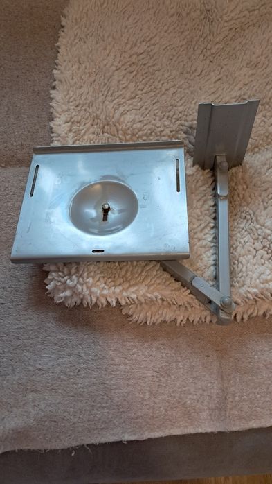 Uchwyt na tv na ścianę